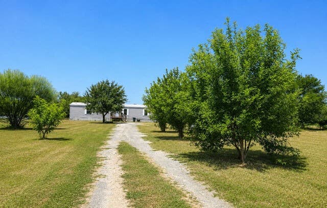 1685  County Road 5715, Natalia, TX 78059 — photo 22
