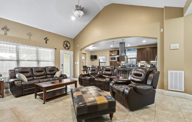 985  Boyd, Poteet, TX 78065 — photo 6
