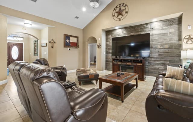 985  Boyd, Poteet, TX 78065 — photo 7