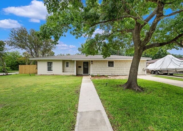 542 Brightwood Pl