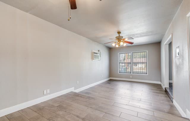 354  Las Palmas Dr, San Antonio, TX 78237 — photo 10