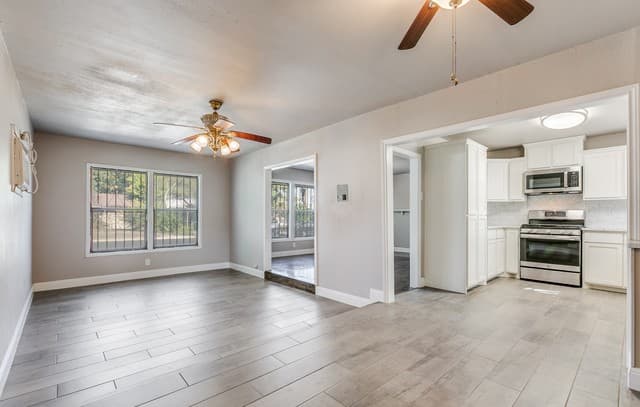 354  Las Palmas Dr, San Antonio, TX 78237 — photo 13