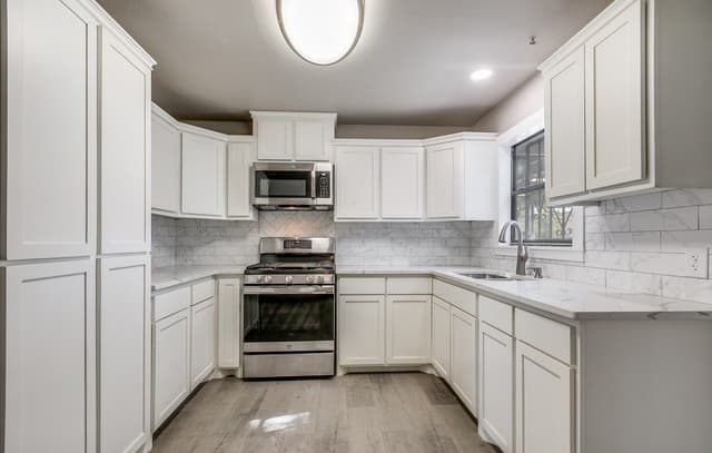 354  Las Palmas Dr, San Antonio, TX 78237 — photo 14