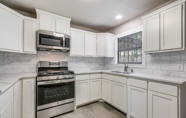 354  Las Palmas Dr, San Antonio, TX 78237 — photo 15
