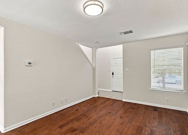 5512  Saffron Way, Leon Valley, TX 78238 — photo 4