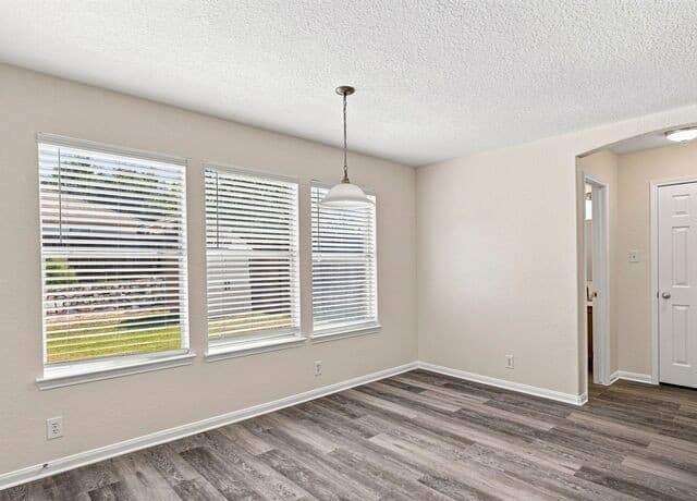 5512  Saffron Way, Leon Valley, TX 78238 — photo 9