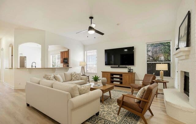 5718  Thunder Oaks, San Antonio, TX 78261 — photo 10