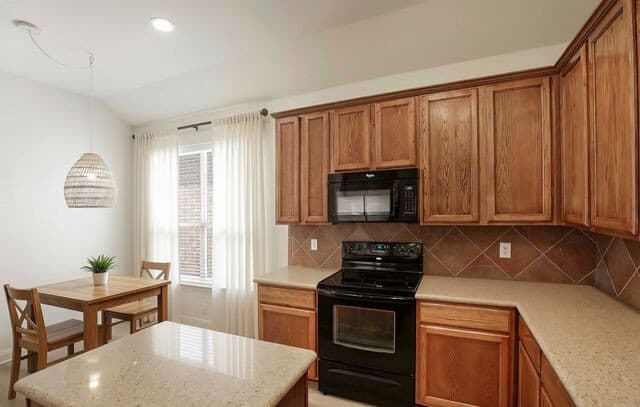 5718  Thunder Oaks, San Antonio, TX 78261 — photo 15