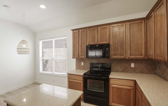 5718  Thunder Oaks, San Antonio, TX 78261 — photo 16
