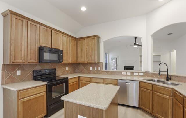 5718  Thunder Oaks, San Antonio, TX 78261 — photo 18