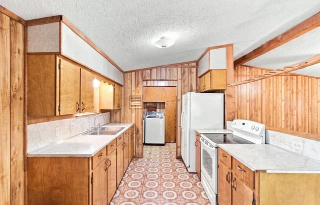 5943  Wharton's Dock Rd, Bandera, TX 78003 — photo 9