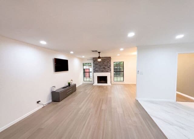 6718  Spring Haven St, San Antonio, TX 78249 — photo 3