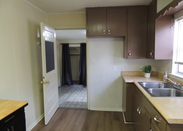 3605 S Olive St, San Antonio, TX 78223 — photo 8