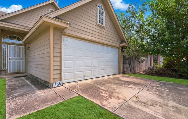 135  Drew Ave, San Antonio, TX 78220 — photo 4