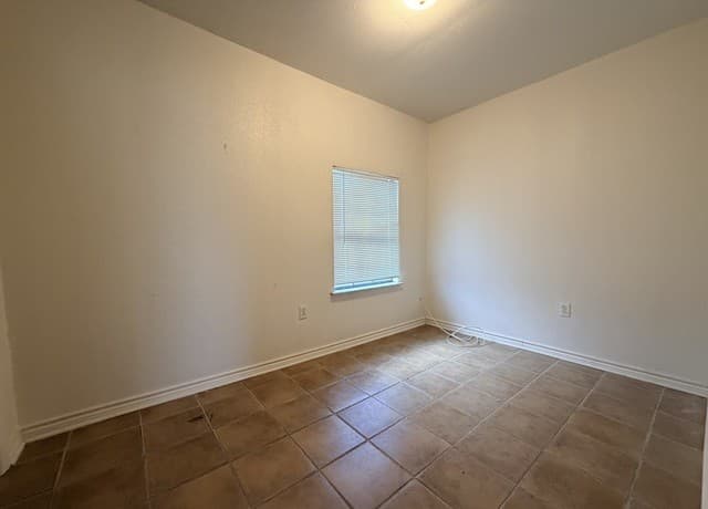 1008 N Main St, Pleasanton, TX 78064 — photo 18