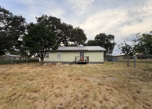 1008 N Main St, Pleasanton, TX 78064 — photo 5