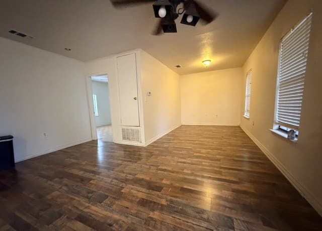 1008 N Main St, Pleasanton, TX 78064 — photo 8