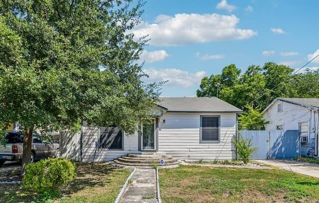 929  Santa Monica St, San Antonio, TX 78201 — photo 2