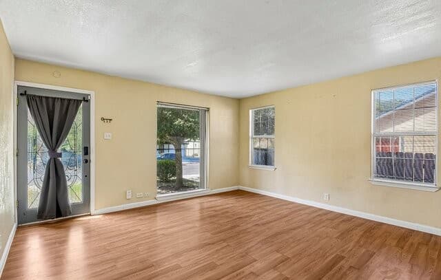 929  Santa Monica St, San Antonio, TX 78201 — photo 5