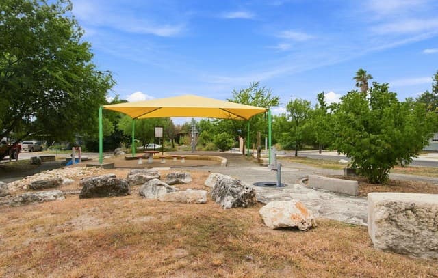 1204 W Kings Hwy, San Antonio, TX 78201 — photo 22
