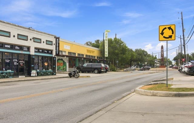 1204 W Kings Hwy, San Antonio, TX 78201 — photo 23