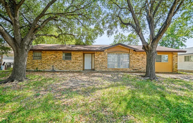 5102  Village Row