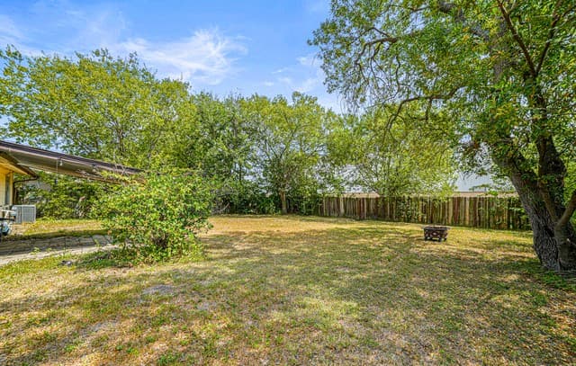 5102  Village Row, San Antonio, TX 78218 — photo 19