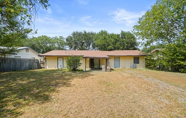 5102  Village Row, San Antonio, TX 78218 — photo 20