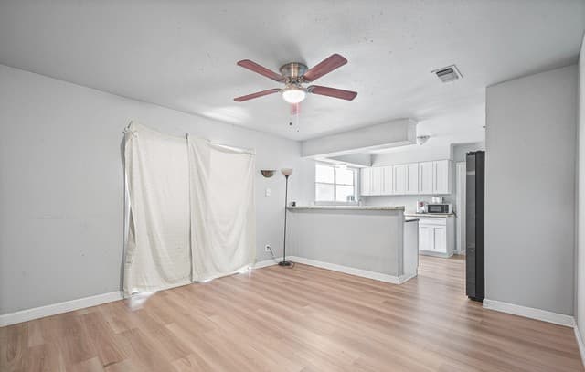 5102  Village Row, San Antonio, TX 78218 — photo 4