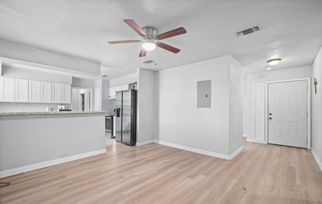 5102  Village Row, San Antonio, TX 78218 — photo 5