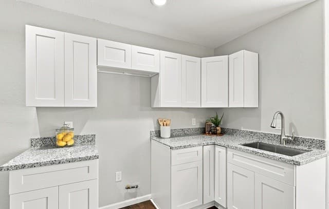 2020  Fresno St, San Antonio, TX 78201 — photo 10