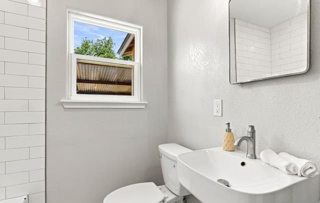 2020  Fresno St, San Antonio, TX 78201 — photo 19