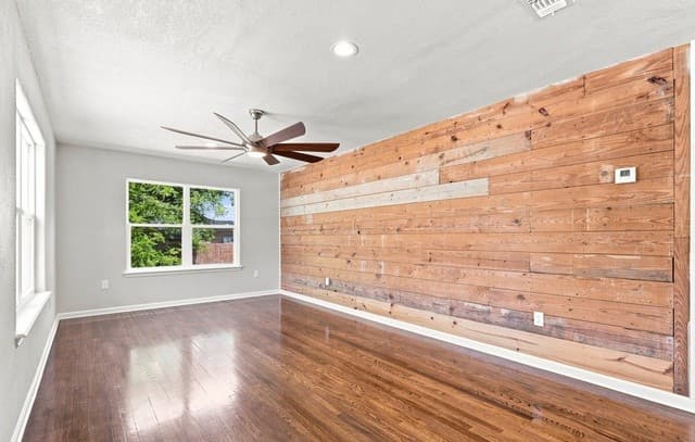 2020  Fresno St, San Antonio, TX 78201 — photo 7
