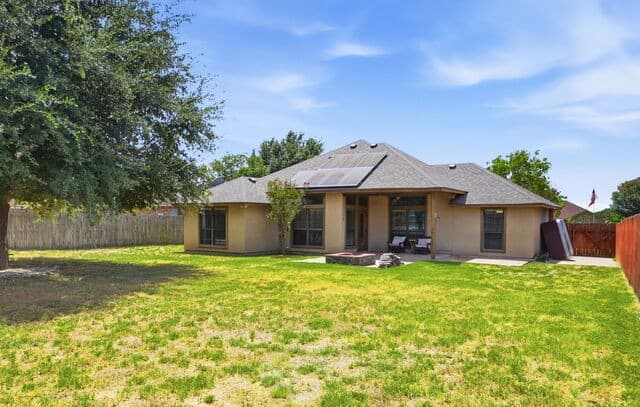 314  Yorktown, Pleasanton, TX 78064 — photo 22
