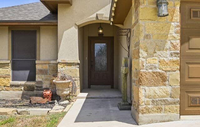 314  Yorktown, Pleasanton, TX 78064 — photo 3