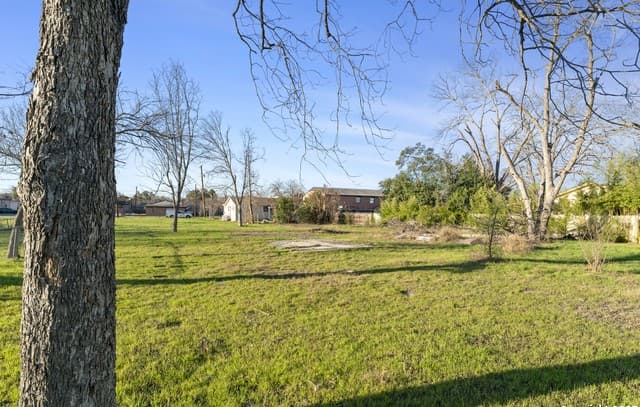 217 E Lindbergh Blvd, Universal City, TX 78148 — photo 2