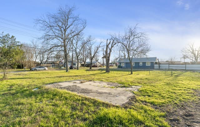 217 E Lindbergh Blvd, Universal City, TX 78148 — photo 4