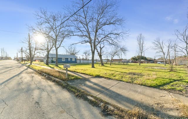 217 E Lindbergh Blvd, Universal City, TX 78148 — photo 6
