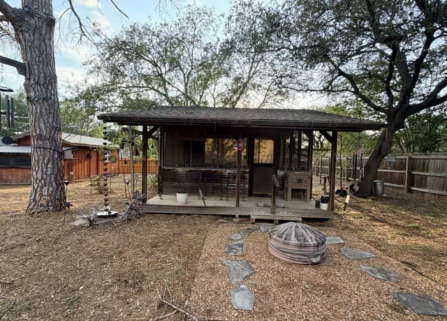 613  Val Verde Dr, Pleasanton, TX 78064 — photo 2