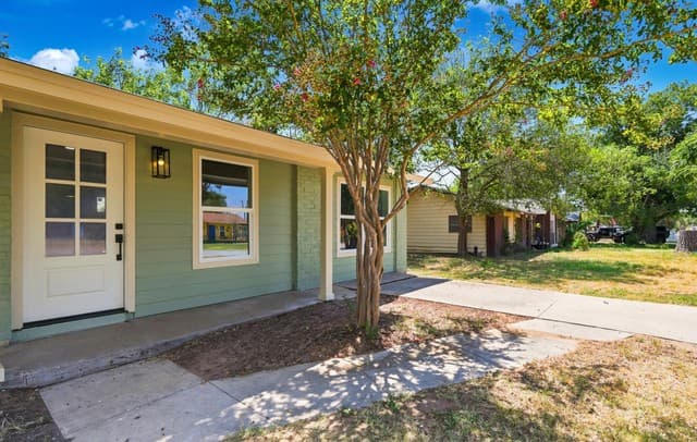 15100  Norvell St, Lytle, TX 78052 — photo 2