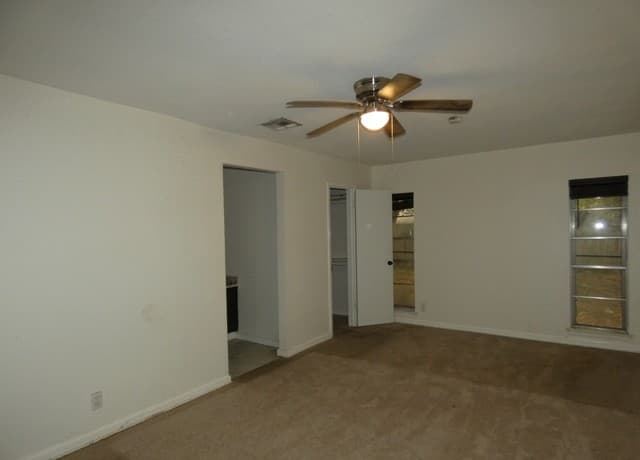 6806  Laguna Verde, San Antonio, TX 78239 — photo 10