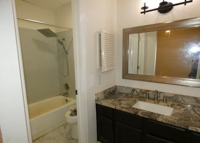 6806  Laguna Verde, San Antonio, TX 78239 — photo 11