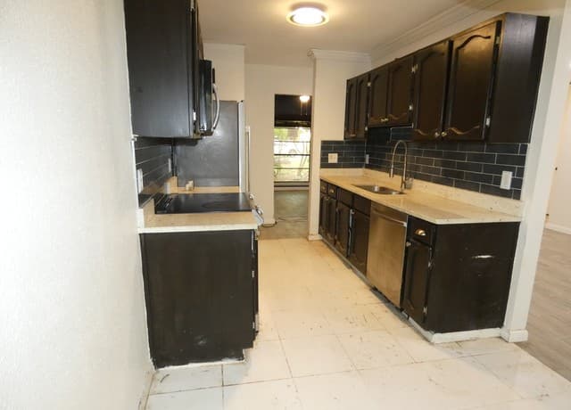 6806  Laguna Verde, San Antonio, TX 78239 — photo 17