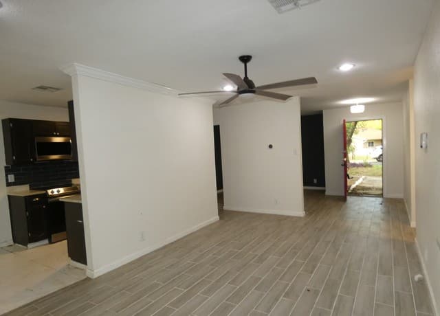 6806  Laguna Verde, San Antonio, TX 78239 — photo 19