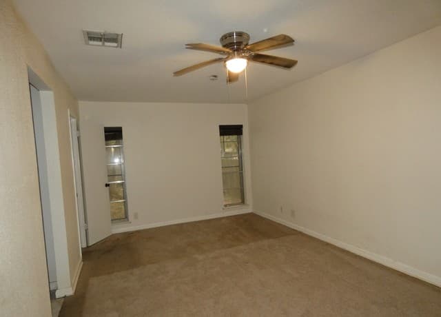 6806  Laguna Verde, San Antonio, TX 78239 — photo 9