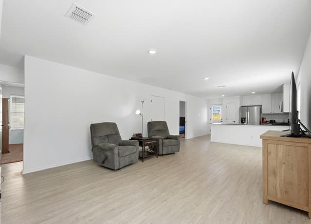 7851  Nessie Trl, San Antonio, TX 78227 — photo 6