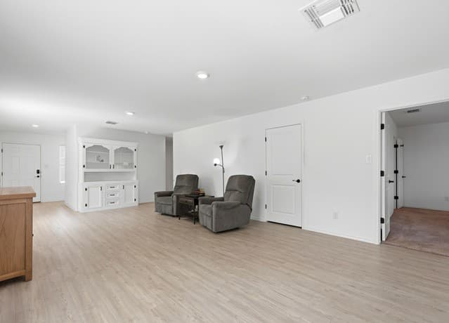 7851  Nessie Trl, San Antonio, TX 78227 — photo 9