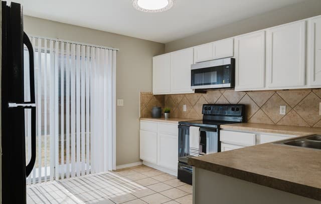 3607  Friendly Acres, Schertz, TX 78154 — photo 15