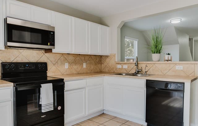 3607  Friendly Acres, Schertz, TX 78154 — photo 17