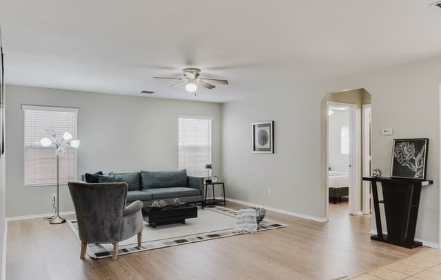 3607  Friendly Acres, Schertz, TX 78154 — photo 4